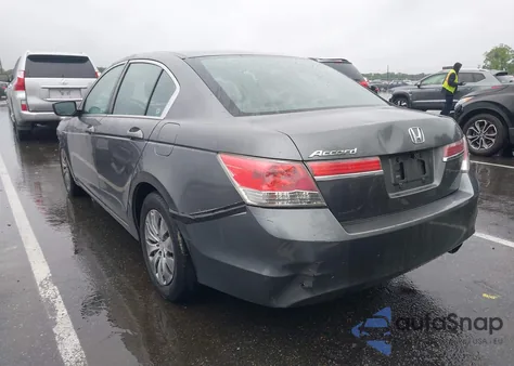 2011 Honda Accord 2.4 Lx z USA, uszkodzony, nr VIN 1HGCP2F37BA110869